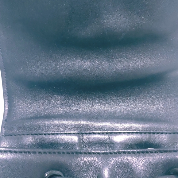 El Portal leather backpack. - Picture 4 of 9